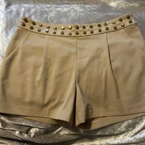 Khaki mid-rise stretchy shorts
